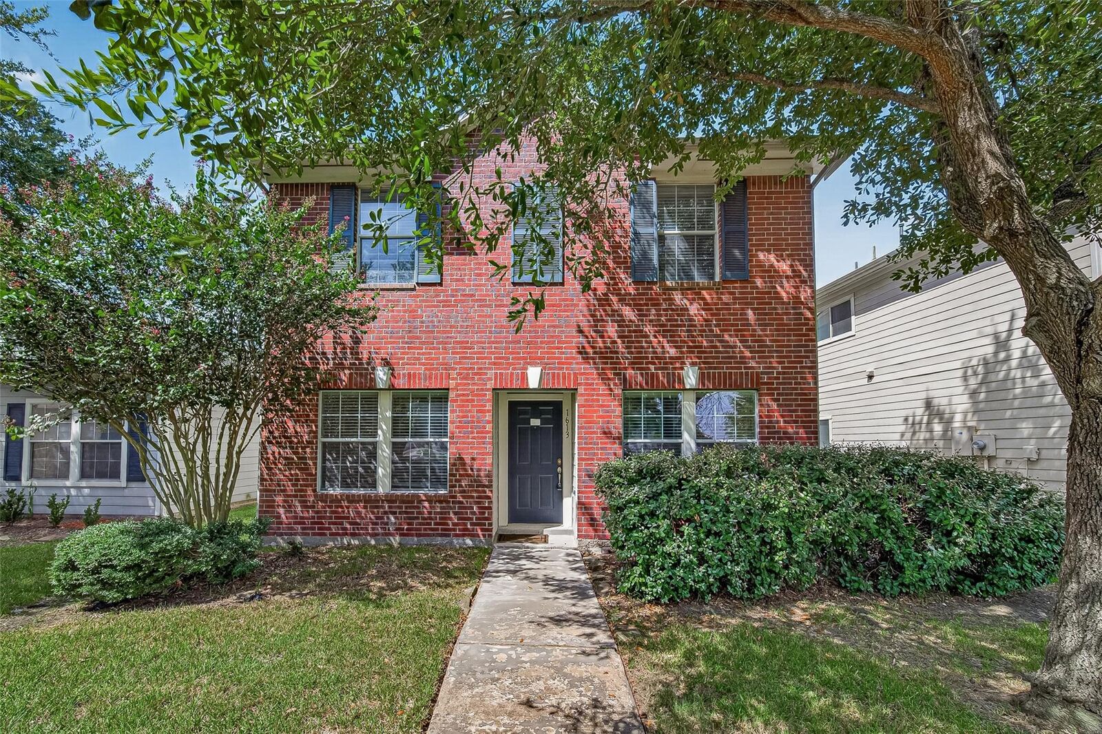 Property Photo: 1613 Palcio Real Drive TX 77047