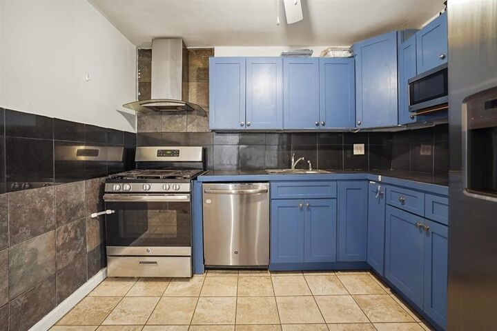 Property Photo:  292 New York Ave  NJ 07307 
