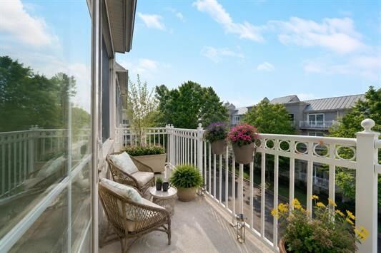 Property Photo:  15 Freedom Way 401  NJ 07305 