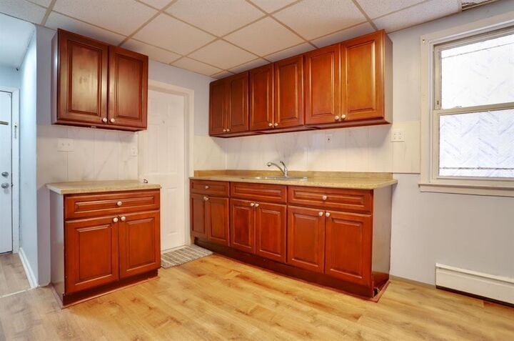 Property Photo:  5 Salter Pl 1  NJ 07003 