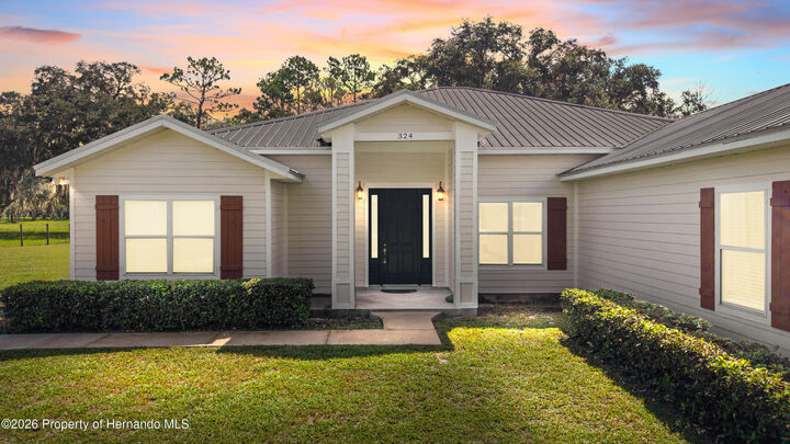 Property Photo: 324 NE 300th Street FL 32628