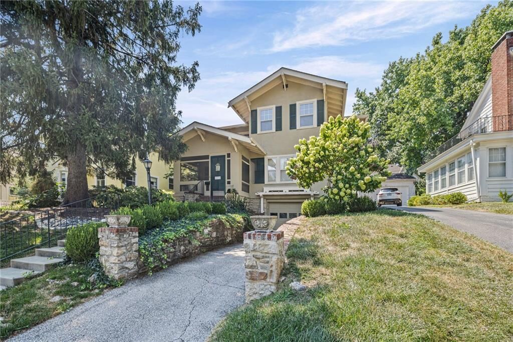 Property Photo:  5532 Central Street  MO 64113 