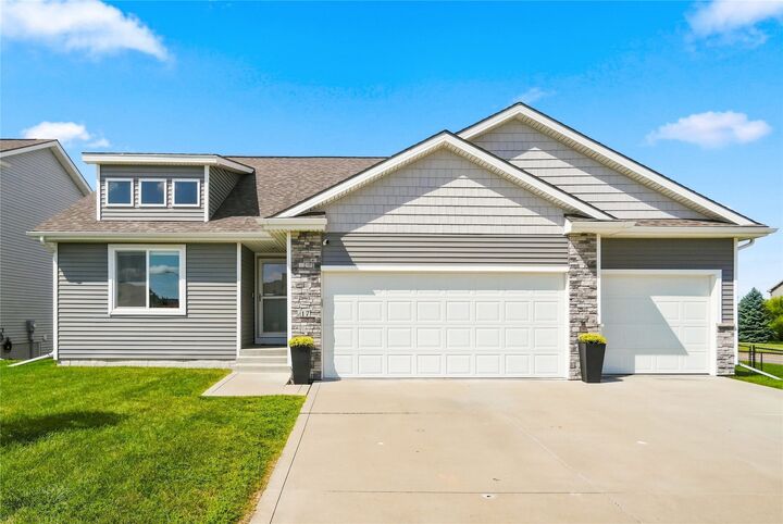Property Photo: 17 NW Gracewood Drive IA 50263