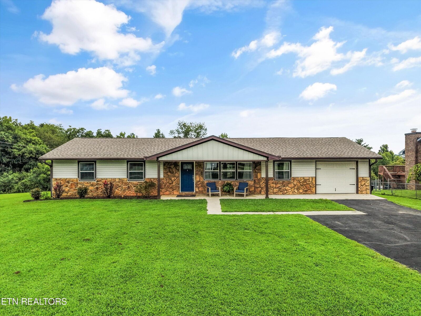 Property Photo:  250 Trades Drive  TN 37771 