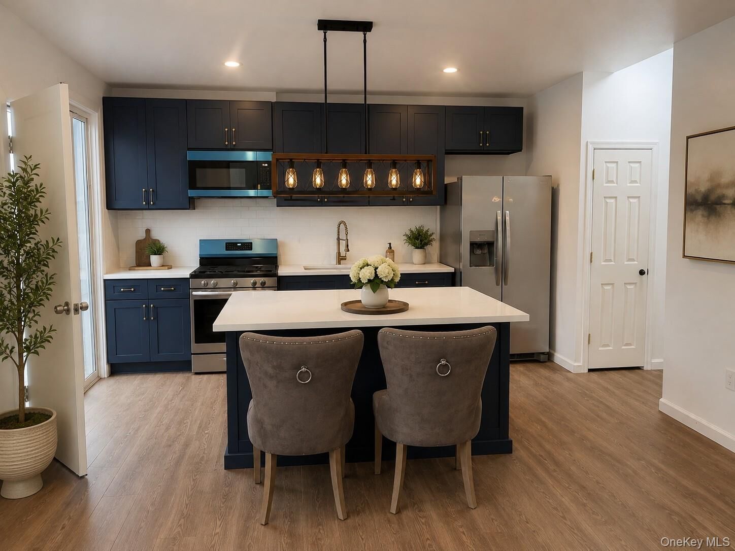 Property Photo: 647 E 229th Street 2 NY 10466