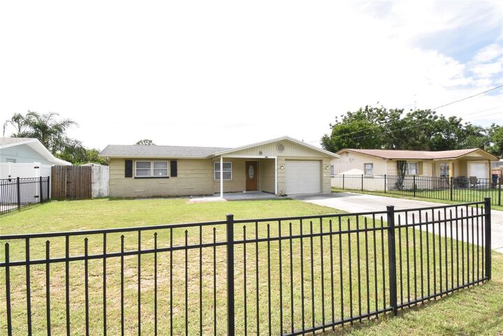Property Photo:  11025 Pickering Lane  FL 34668 