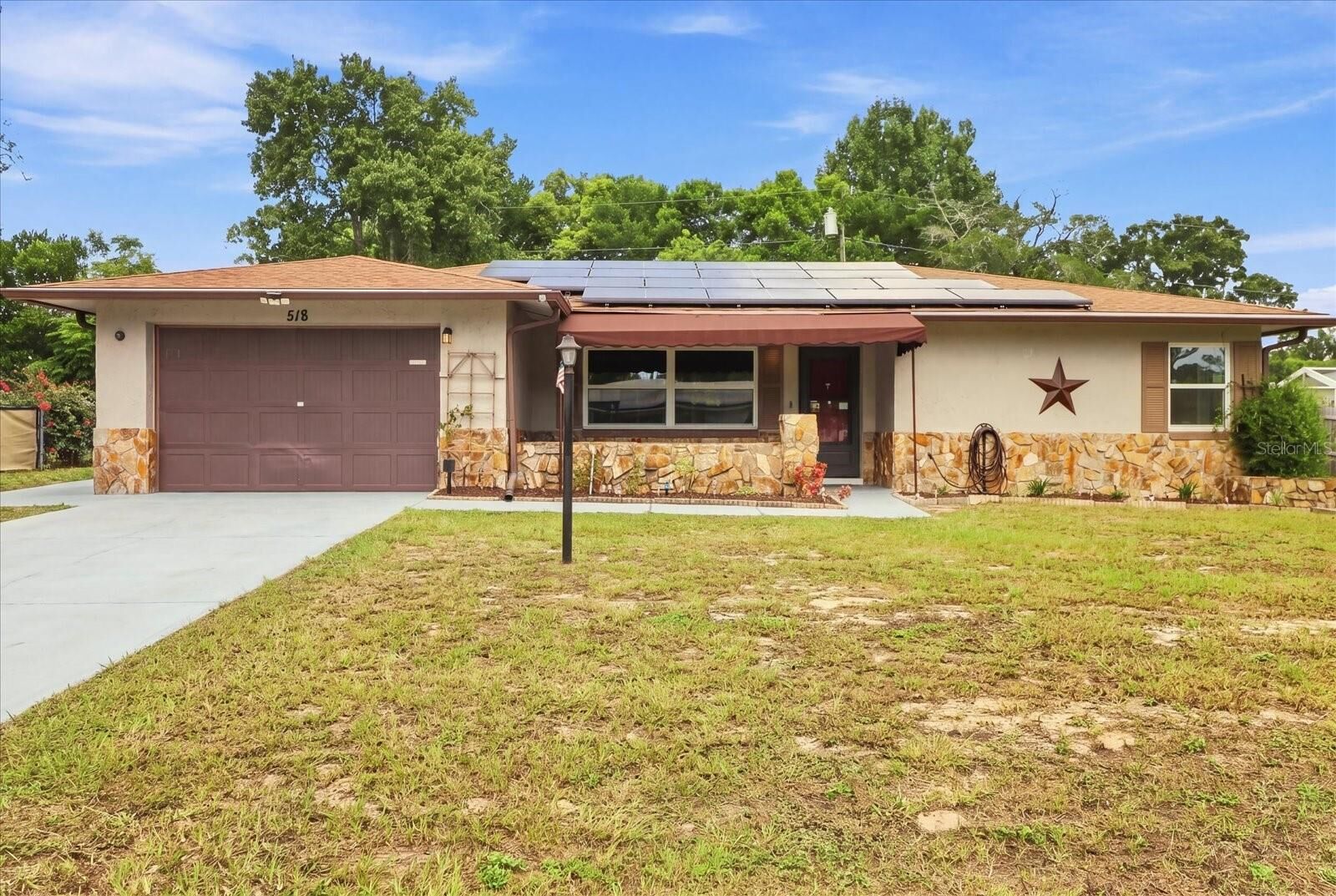 Property Photo: 518 S Adams Street FL 34465