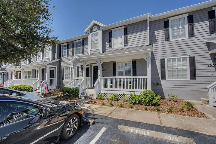 Property Photo:  4909 Elizabeth Anne Circle  FL 33616 
