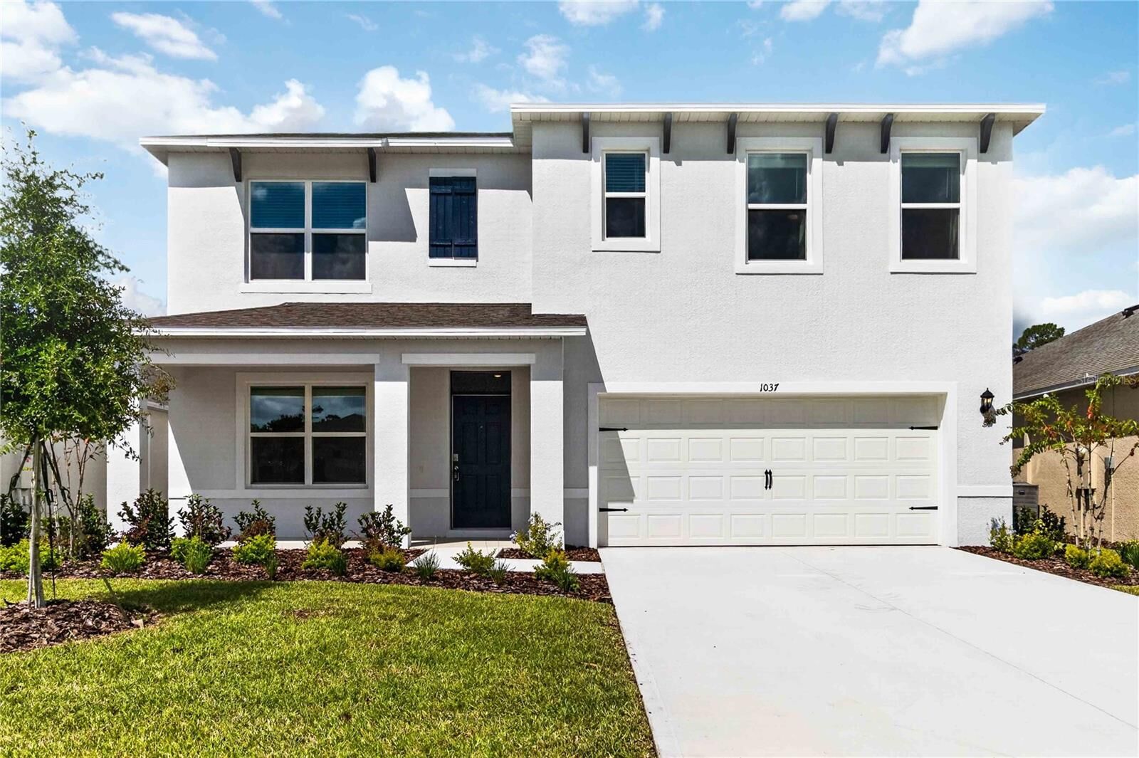 Property Photo:  1037 Champion Ridge Drive  FL 32124 