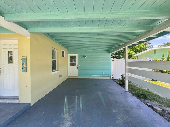 Property Photo: 921 6th Avenue NW FL 33770
