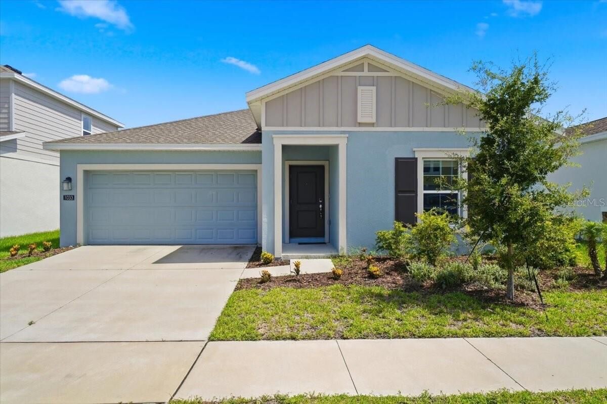 Property Photo: 1033 Holden Way FL 33839