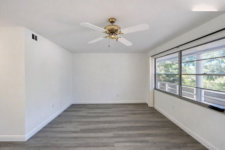Property Photo: 911 Washington Avenue 209 FL 33770