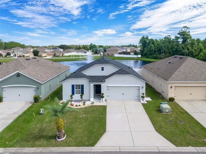 Property Photo: 330 Briar Patch Loop FL 33896