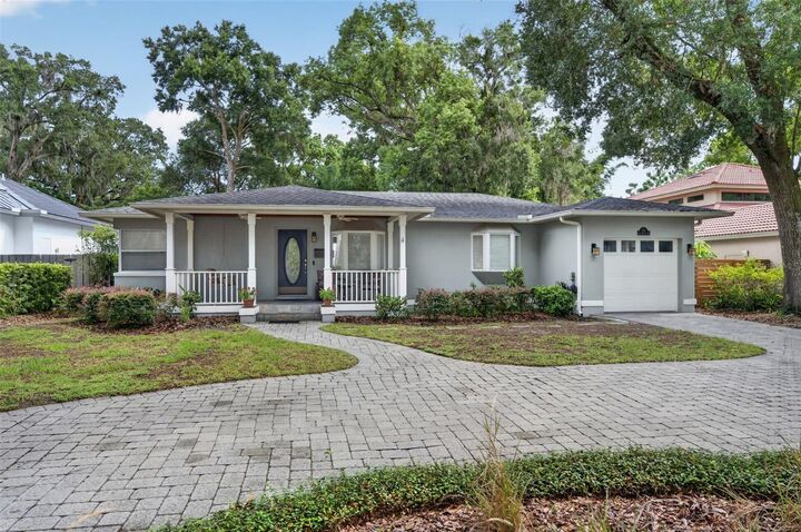 Property Photo: 150 E Reading Way FL 32789