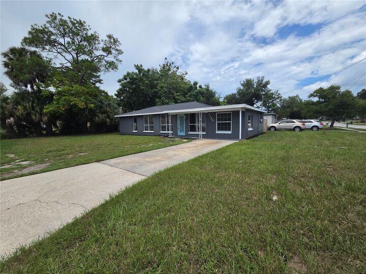 Property Photo: 1500 Crest Avenue FL 34748