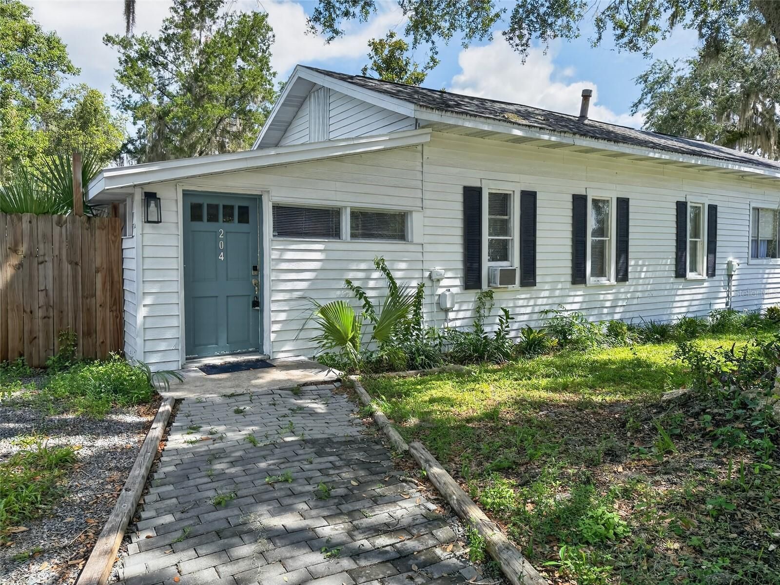 Property Photo:  325 S 2nd Street 206  FL 34748 