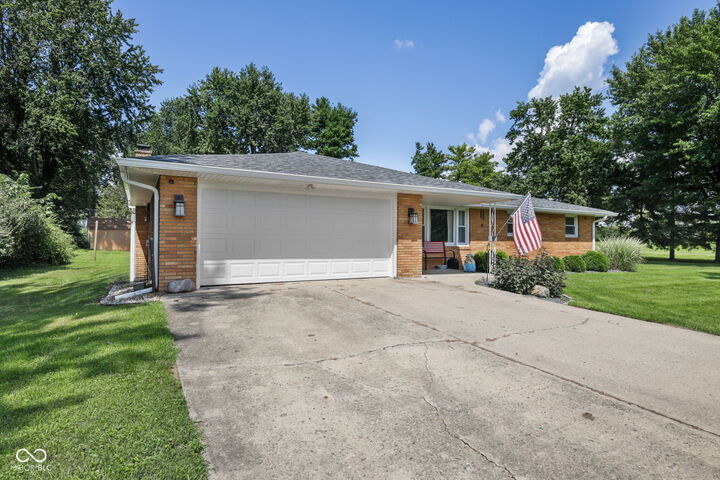 Property Photo: 1128 E School Street IN 46012