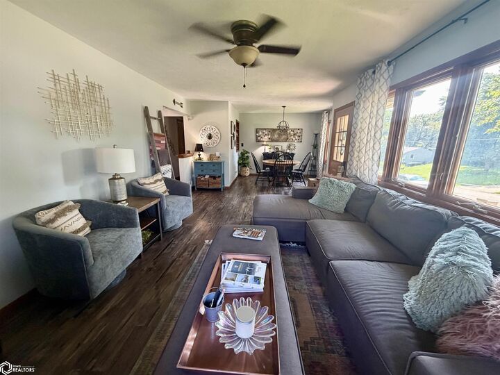 Property Photo: 602 E 18th Street IA 50022
