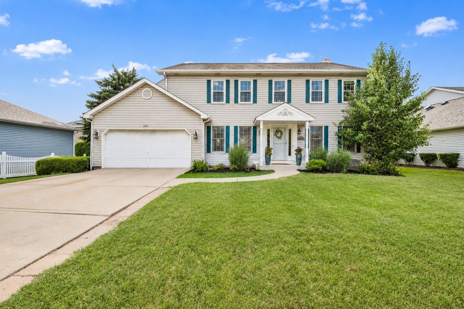 Property Photo: 1803 Chestnut Hill Road IL 60586