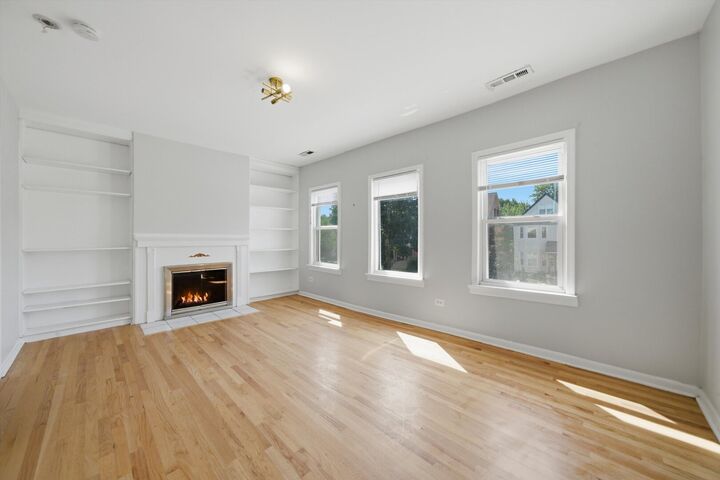 Property Photo: 1915 Asbury Avenue 2 IL 60201