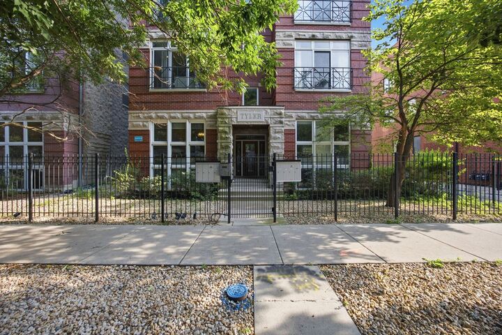Property Photo:  2127 W Rice Street 2E  IL 60622 