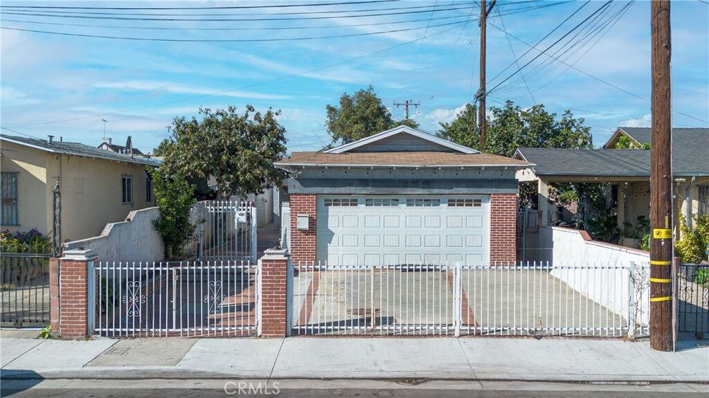 Property Photo:  4815 E 6th St  CA 90022 