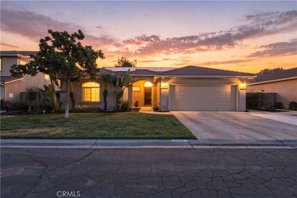 Property Photo:  1162 Paradise Loop  CA 93245 