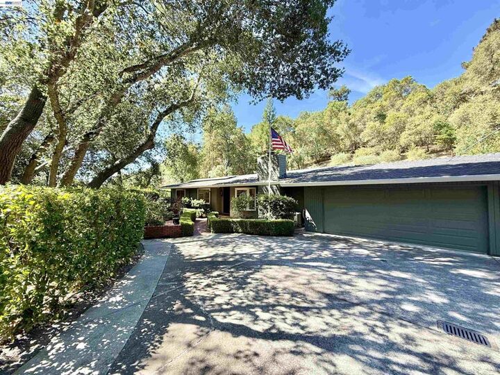 Property Photo:  516 Moraga Way  CA 94563 