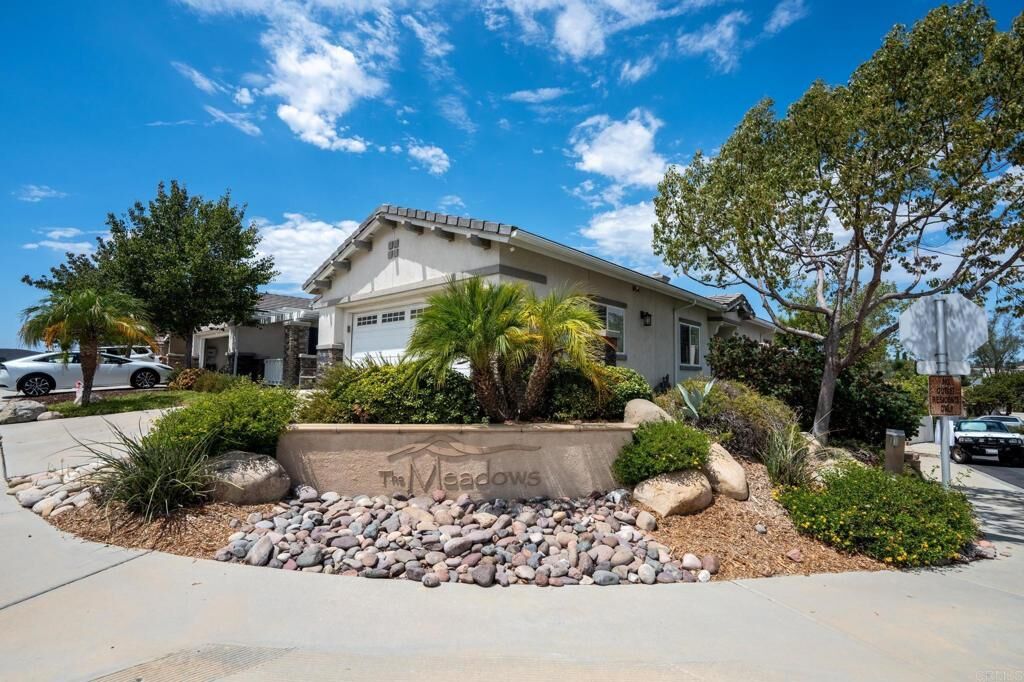 Property Photo:  12952 Metate Ln  CA 92064 