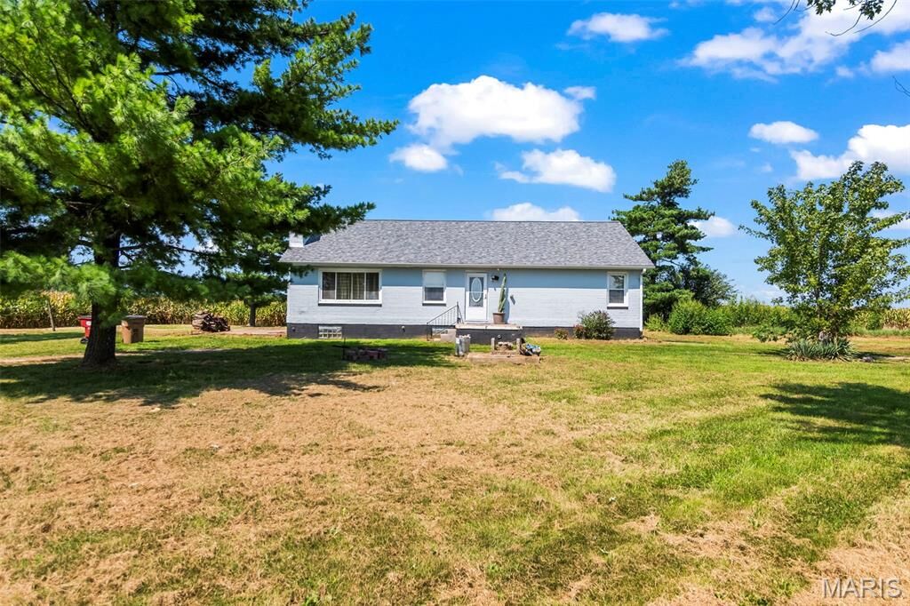 Property Photo: 23946 Grosenheider Road IL 62056