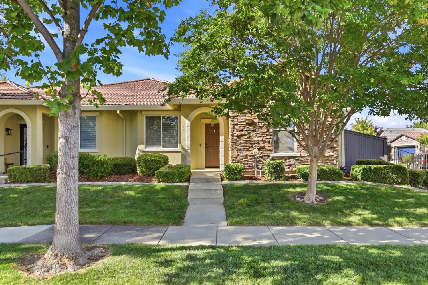 Property Photo: 2201 Rose Arbur Drive CA 95835