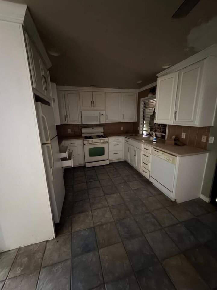 Property Photo:  1326 Oak Terrace Court 15  CA 95825 