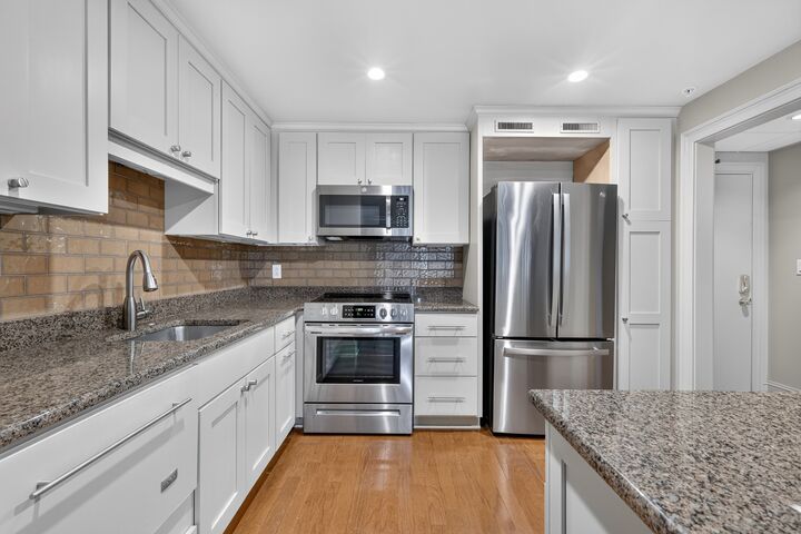 Property Photo:  4215 Harding Pike 412  TN 37205 