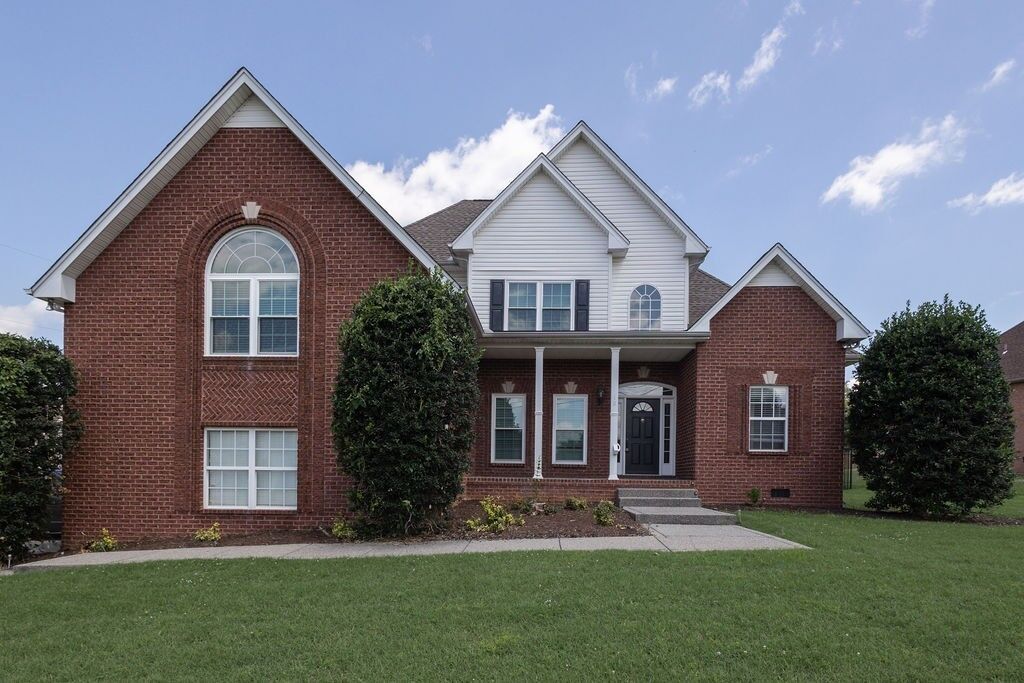 Property Photo: 100 Strathmore Ct TN 37075