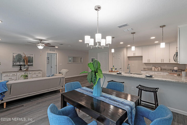 Property Photo: 5233 Alpha Avenue FL 32205