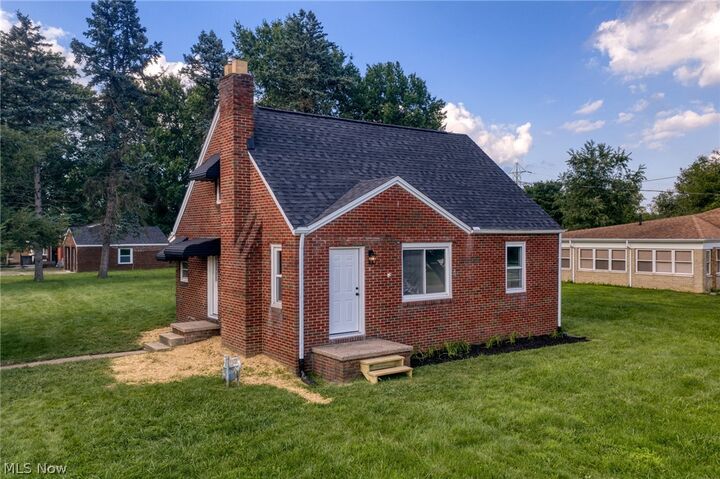 Property Photo:  539 Figueroa Place SE  OH 44707 
