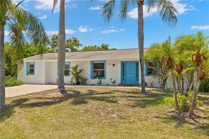 Property Photo:  482 Tradewinds Ave  FL 34108 