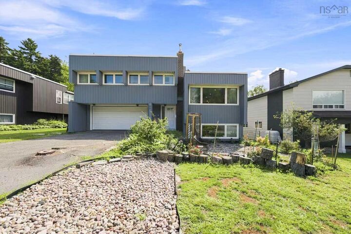 96 Bayview Road — photo 1