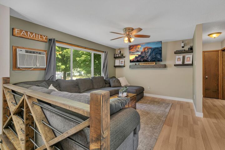 Property Photo:  445 1st Street NE  MN 56368 