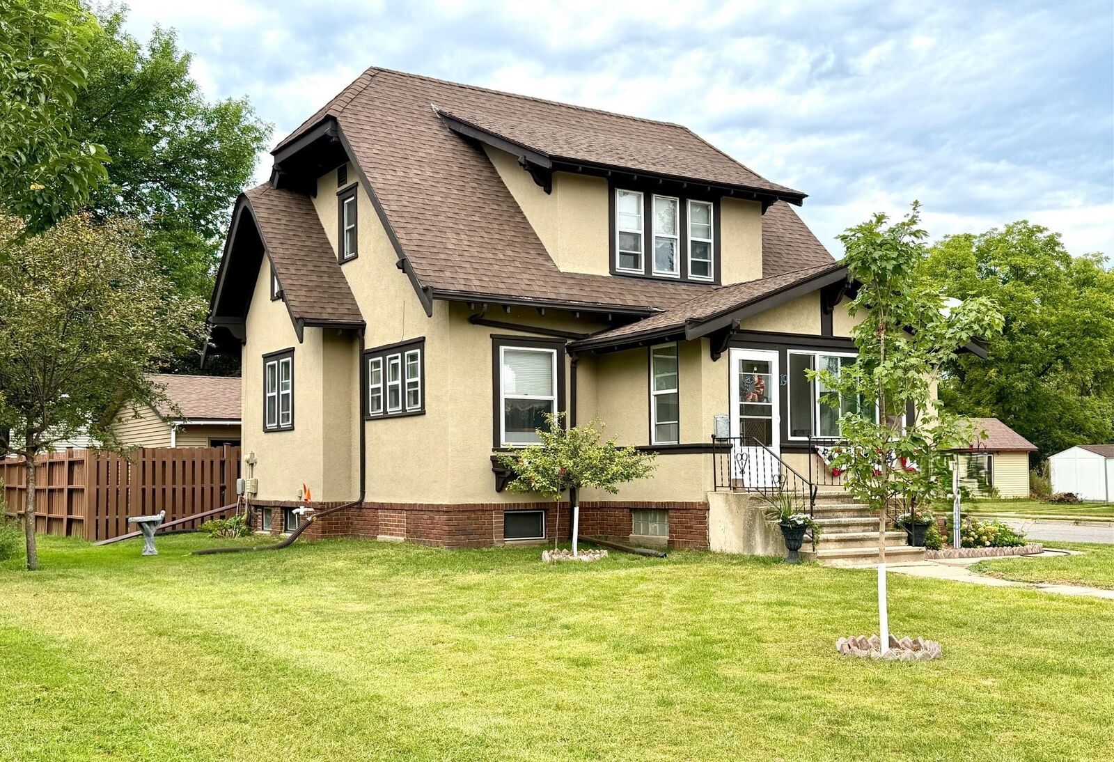 Property Photo: 19 1st Avenue NE MN 55332