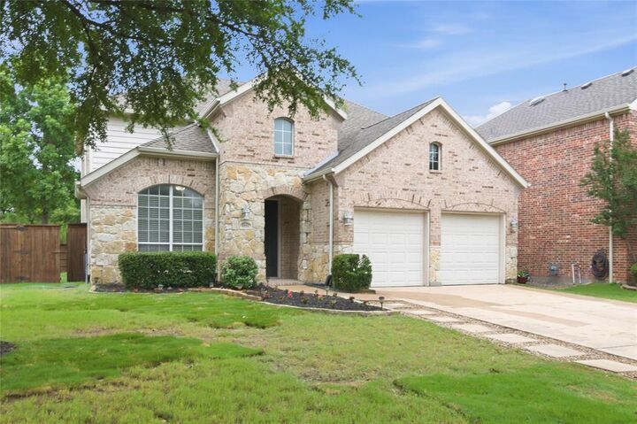 Property Photo:  1411 Golf Club Drive  TX 76226 