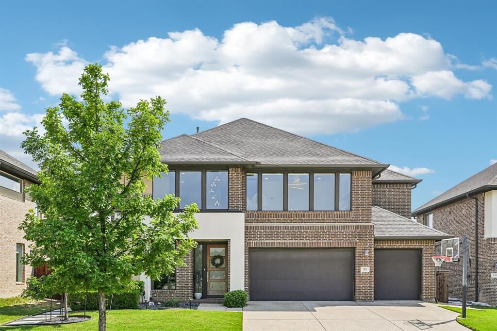 Property Photo: 787 Benalla Drive TX 75036