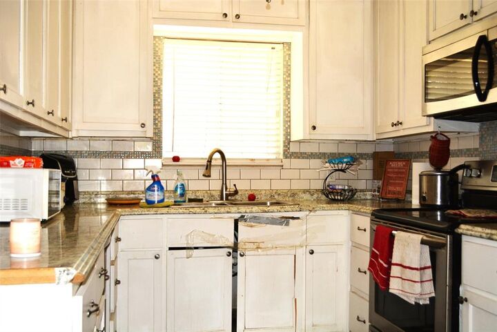 Property Photo:  9040 Avalon Drive  LA 71118 
