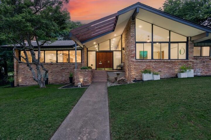 Property Photo: 1729 Boca Chica Drive TX 75232