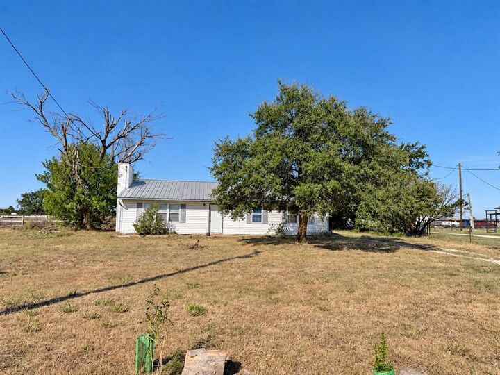 Property Photo: 913 County Road 1003A TX 76044