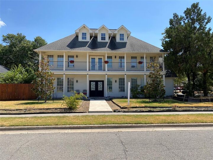 Property Photo:  400 S Jefferson Street S  TX 75060 