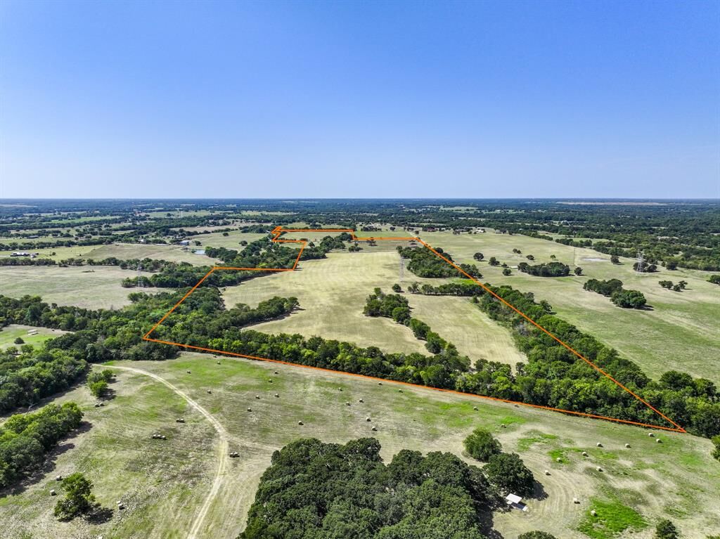 Property Photo:  229 County Road 4733  TX 75433 