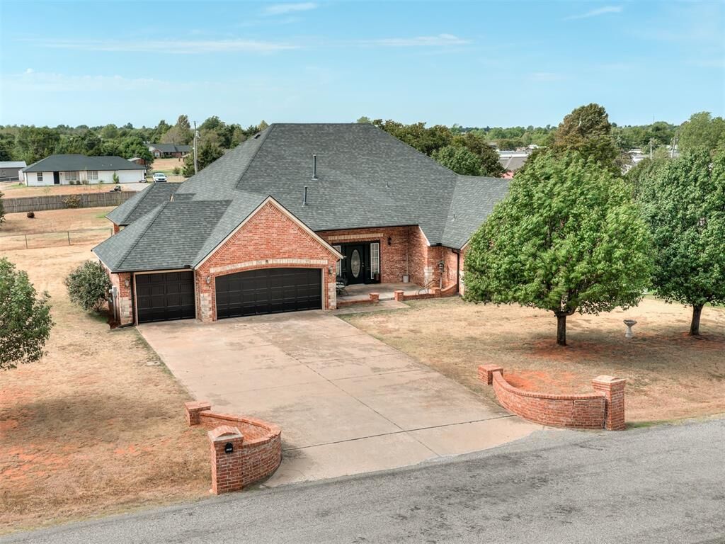 Property Photo: 2365 Elm Tree Lane OK 73010