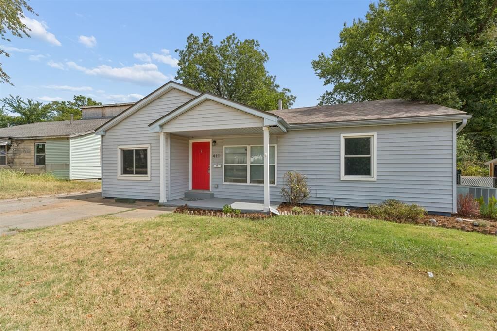 Property Photo:  411 Russell Drive  OK 73110 