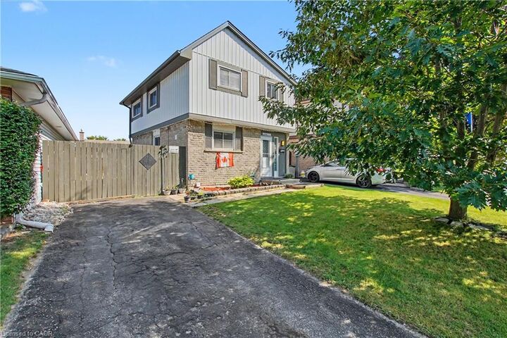 Property Photo:  4 Seaforth Court  ON N5V 3L1 